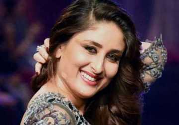 শহীদের বিয়েতে যাচ্ছেন কারিনা!

